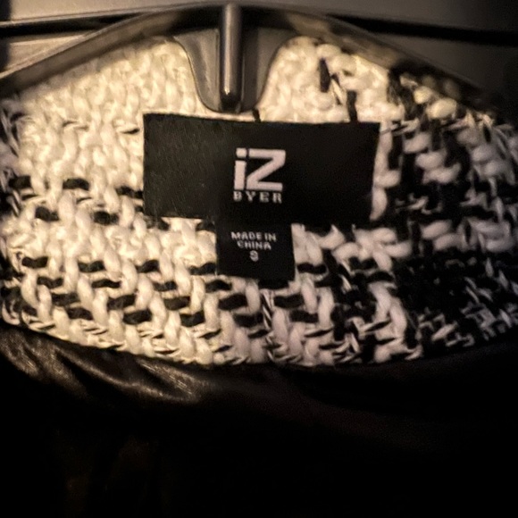 Women’s Heavy Dress Coat by IZ BYER Size Small - Picture 5 of 10